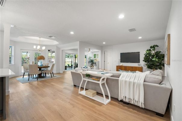 Chandelier, Dining room, Interior, Living room, Pendant Lights, Recessed Lighting, Wood Texture Flooring