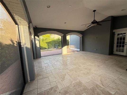 Empty room, Interior, Recessed Lighting