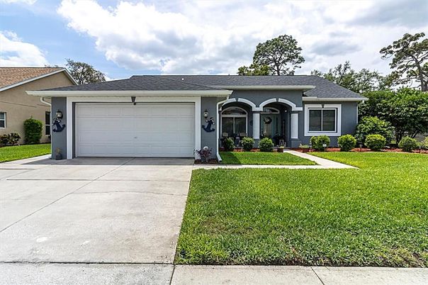 Attached, Exterior, Facade, Ranch