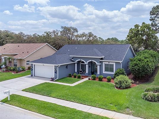 Attached, Exterior, Facade, Ranch