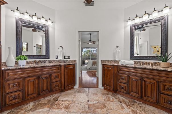 Bathroom, Dual Sink Vanities, Interior