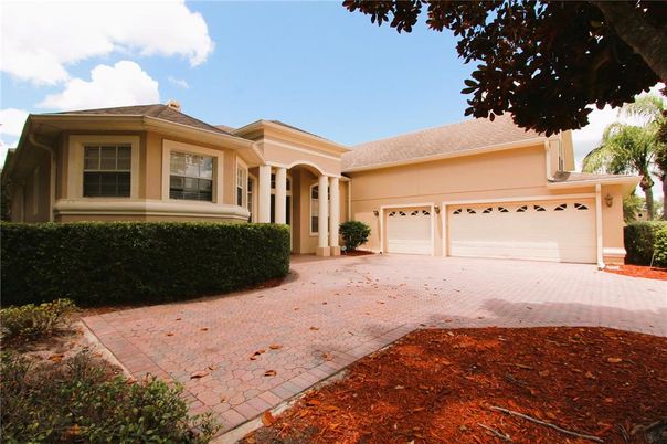 Attached, Exterior, Facade, Ranch