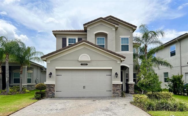 Attached, Exterior, Facade, Mediterranean