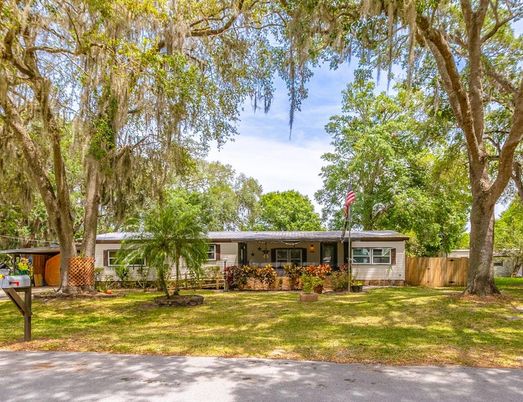 Backyard, Exterior, Facade, Ranch