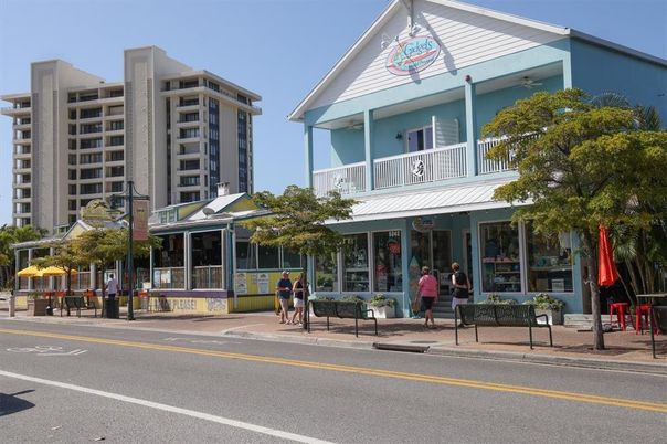 Exterior, Facade, Condo Building