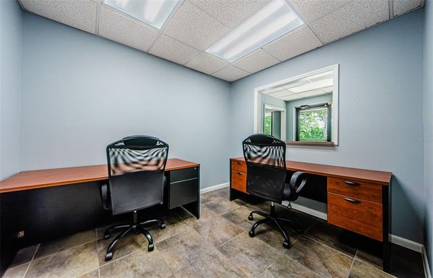 Home Office, Interior