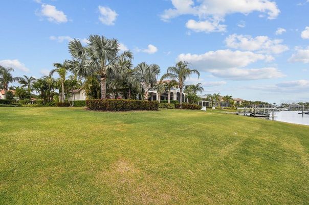Backyard, Exterior, Lake