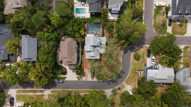 Exterior, Drone