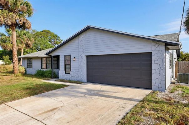 Detached Garage, Exterior
