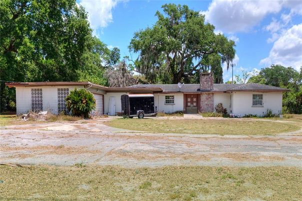 Backyard, Exterior, Facade, Ranch