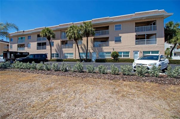 Exterior, Facade, Condo Building