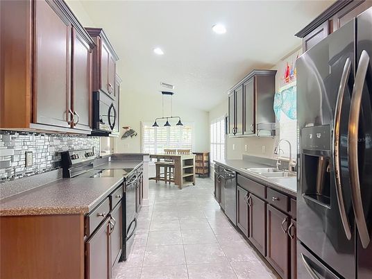 Dining room, Interior, Kitchen, Pendant Lights, Recessed Lighting, Stainless Steel Appliances