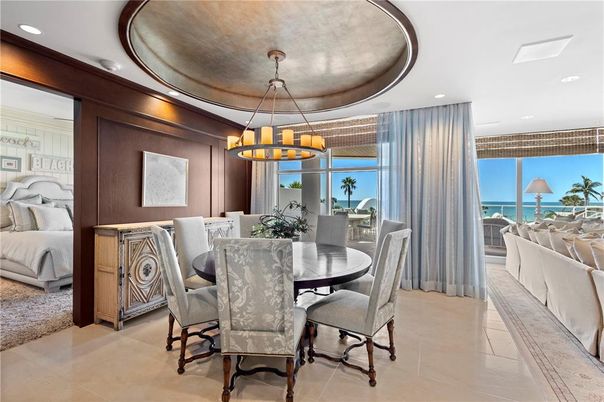 Bedroom, Chandelier, Dining room, Interior, Pendant Lights, Recessed Lighting, Water