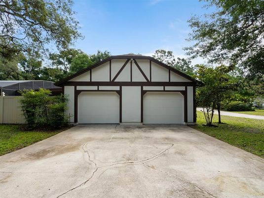 Detached Garage, Exterior
