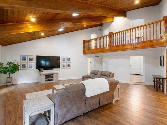 Interior, Living room, Recessed Lighting, Wooden Beams, Wooden Ceilings, Wood Texture Flooring