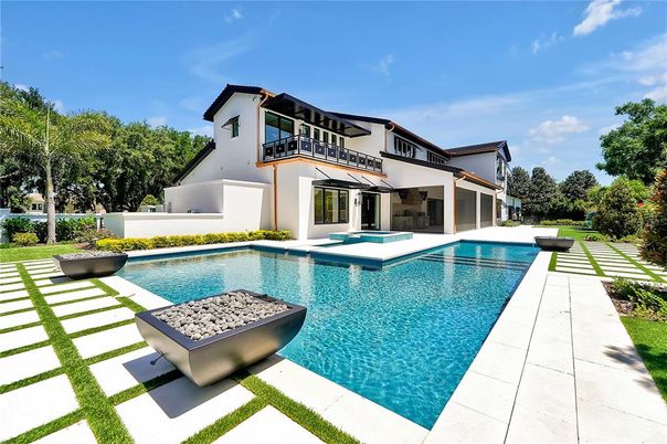 Exterior, Pool