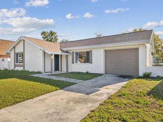 Attached, Exterior, Facade, Ranch