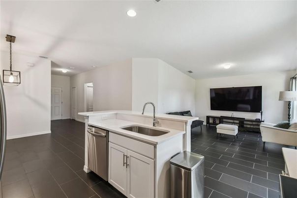Interior, Kitchen, Living room, Pendant Lights, Recessed Lighting, Stainless Steel Appliances