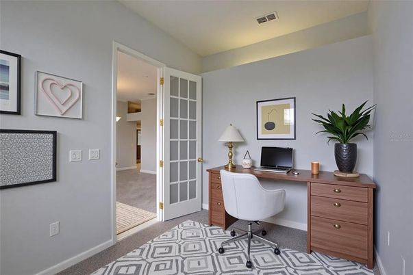 Home Office, Interior