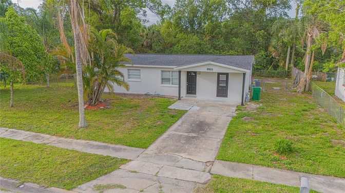 Backyard, Exterior, Facade, Ranch