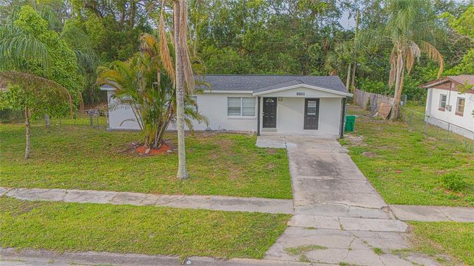 Backyard, Exterior, Facade, Ranch