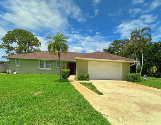 Attached, Backyard, Exterior, Facade, Ranch