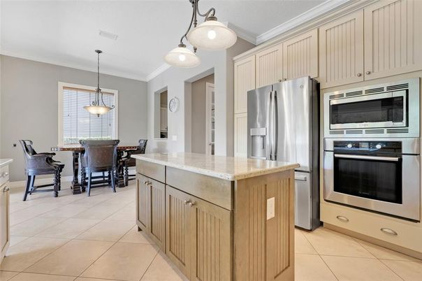 Dining room, Interior, Kitchen, Pendant Lights, Stainless Steel Appliances