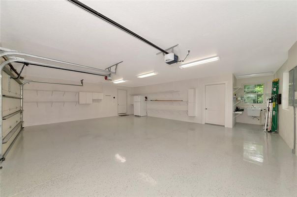 Garage, Interior