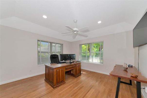 Home Office, Interior, Recessed Lighting, Wood Texture Flooring