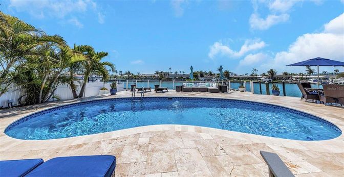 Exterior, Pool, Water