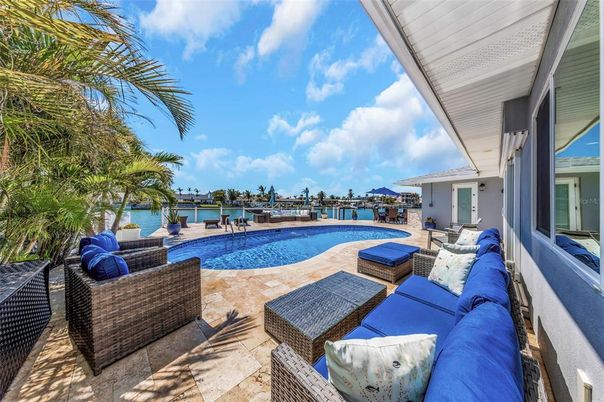 Exterior, Pool, Water