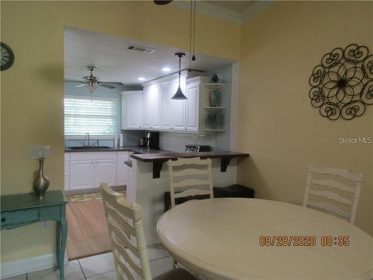Dining room, Interior, Kitchen, Pendant Lights, Recessed Lighting, Wood Texture Flooring