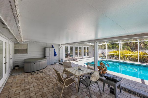 Hot Tub, Interior, Pool, Sun Room