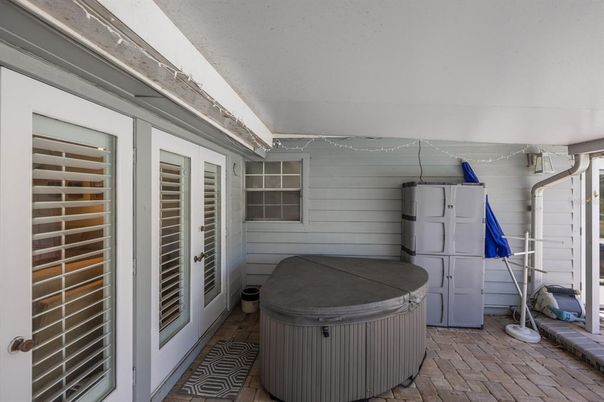 Exterior, Hot Tub, Interior