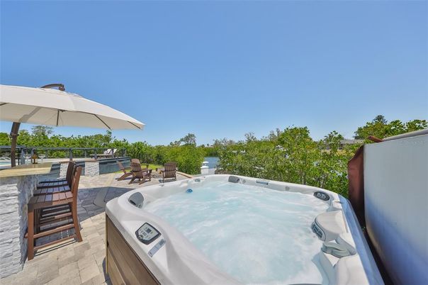 Exterior, Hot Tub
