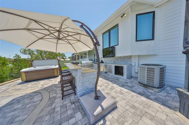 Exterior, Hot Tub