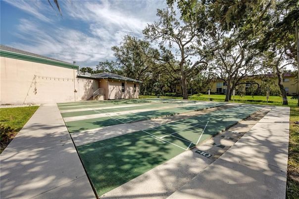 Exterior, Tennis Courts