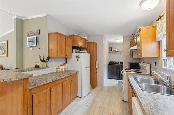 Interior, Kitchen, Washer, Wood Texture Flooring
