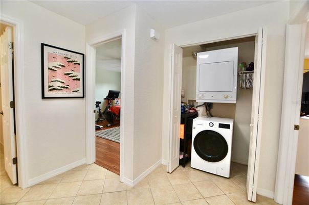Interior, Utility Closets, Washer, Wood Texture Flooring