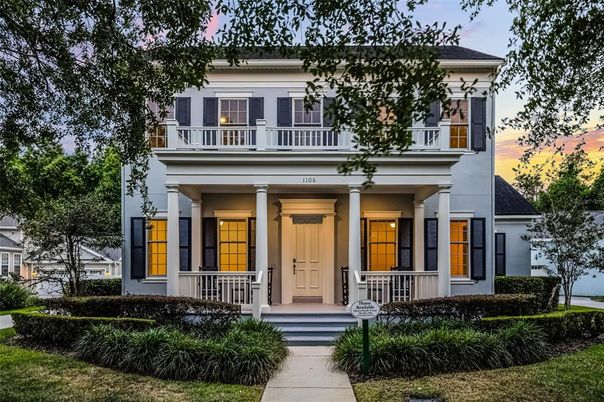 Exterior, Facade, American Foursquare