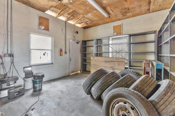 Garage, Interior, Wooden Beams, Wooden Ceilings