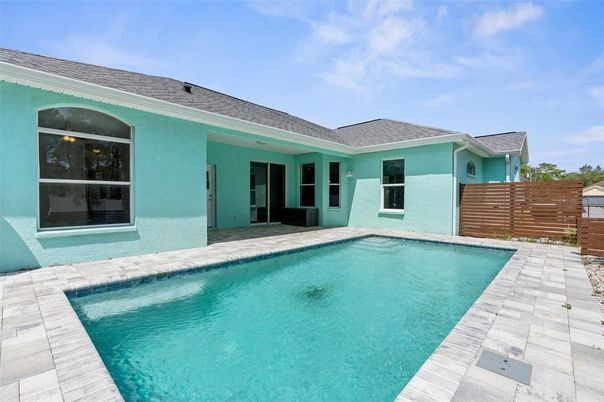 Exterior, Pool
