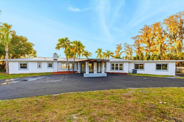 Backyard, Exterior, Facade, Ranch