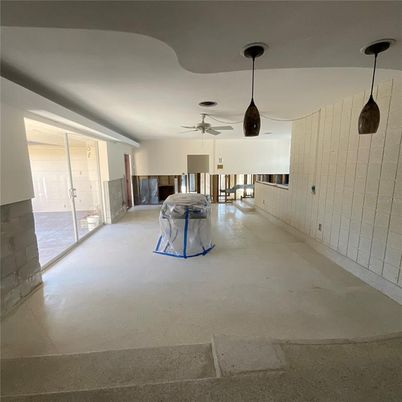 Empty room, Interior, Pendant Lights