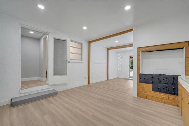 Empty room, Interior, Recessed Lighting, Wood Texture Flooring
