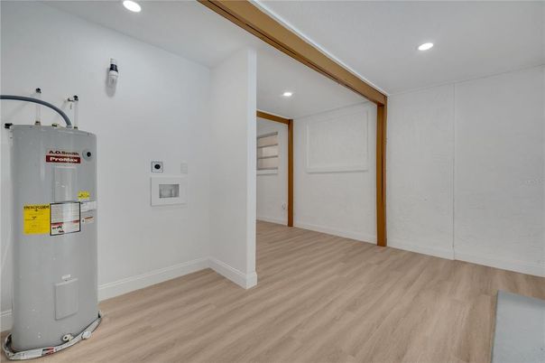 Interior, Recessed Lighting, Wood Texture Flooring