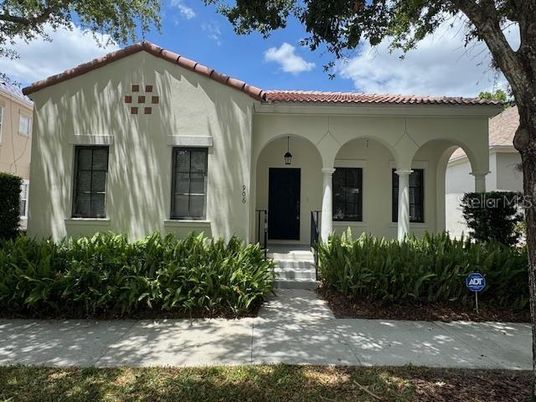 Exterior, Facade, Spanish Mediterranean