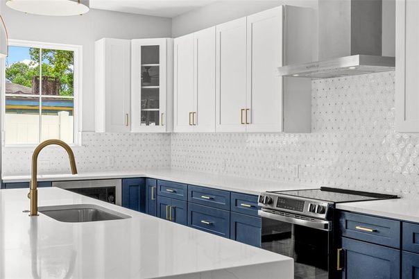 Interior, Kitchen, Pendant Lights, Stainless Steel Appliances