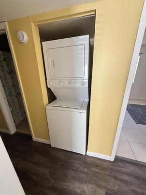Interior, Utility Closets, Washer, Wood Texture Flooring