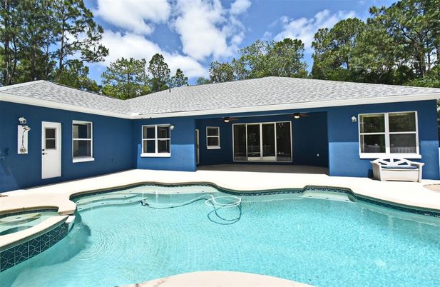Exterior, Pool